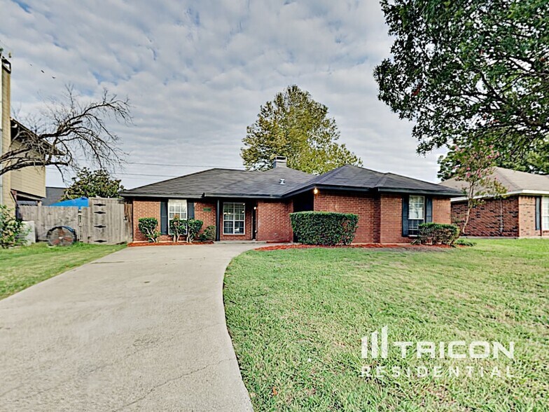 Building Photo - 335 Pin Oak Ln