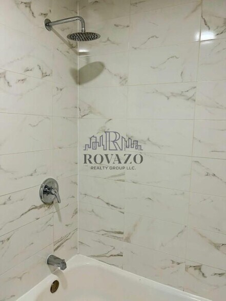 Building Photo - 172 Seymour Ave