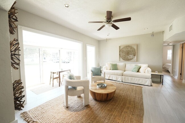 Building Photo - Affordable 3BR Home in Winter Park – Prime Location & Move-In Ready!