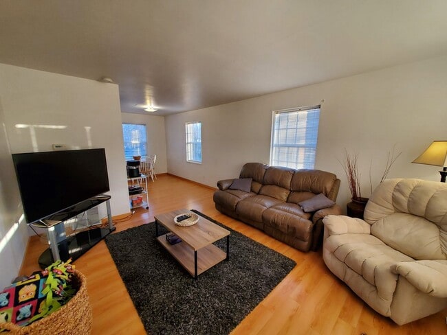 Interior Photo - Campus Townhomes