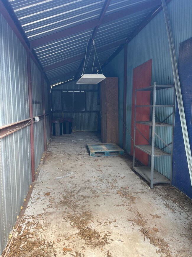 Building Photo - 1910 FM 2673 (SHOP)