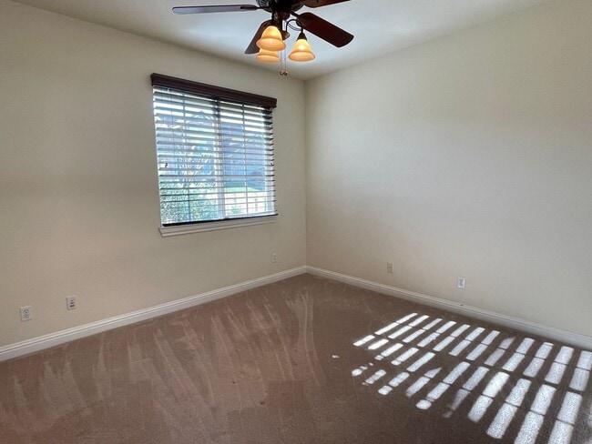 Building Photo - Single Story Large Four Bedroom Home in the Bluffs