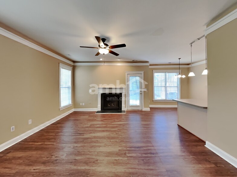 Building Photo - 528 Catawba Ave