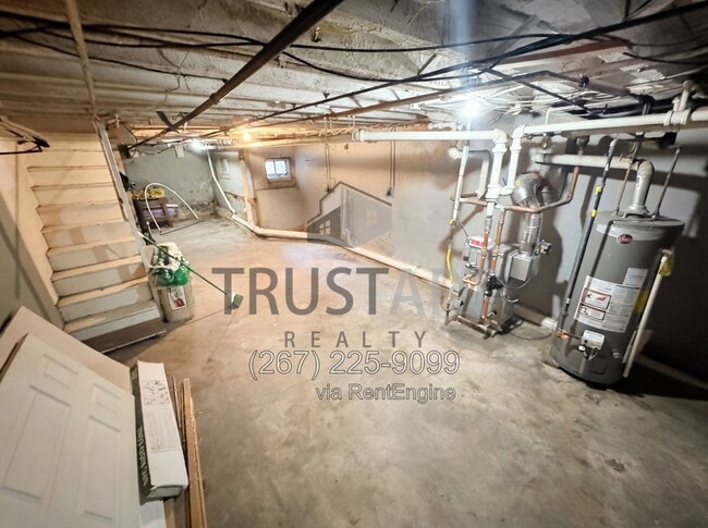 Building Photo - 4747 N Mascher St