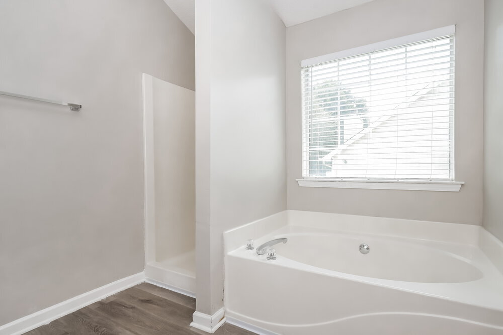 Building Photo - 172 Regency Park Dr