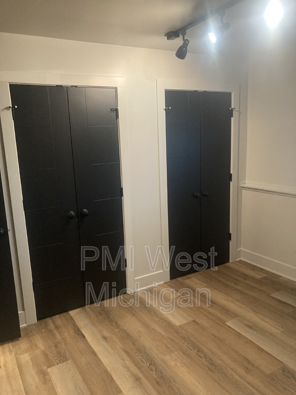 Building Photo - 8444 Woodhaven Dr SW