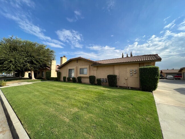 Building Photo - 8609 Lyn River Ct