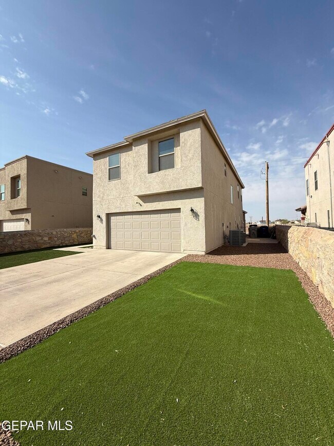 Building Photo - 14405 Eastbrook Dr