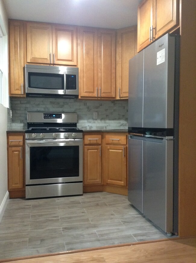 kitchen - 177 Park Ave