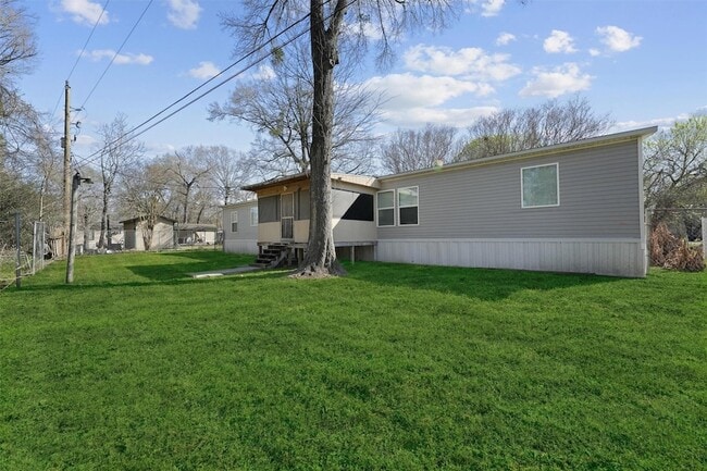 Building Photo - 11744 Padok Rd