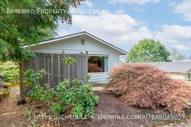 Building Photo - $500 OFF SPECIAL! 2 bed, 1 bath available ...