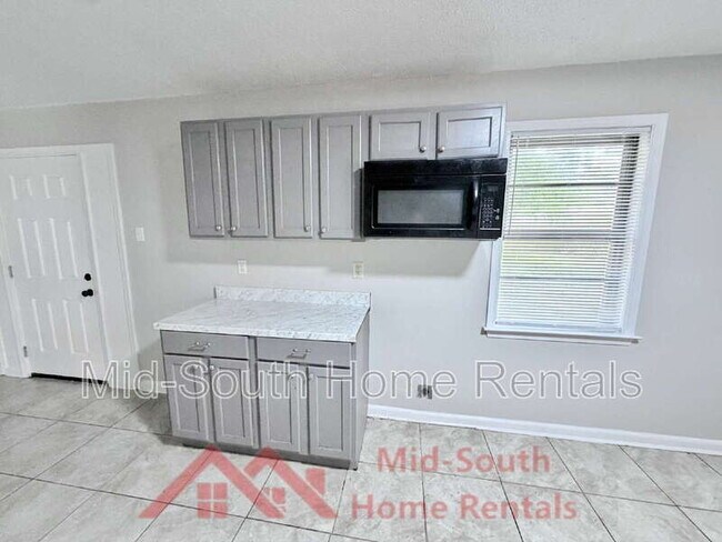 Building Photo - 1521 Abernathy Rd