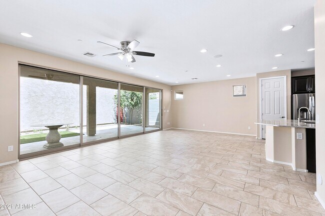 Building Photo - 4634 E Tierra Buena Ln