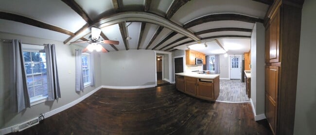 Building Photo - 3 Bedroom 1.5 Bath Located in Middletown