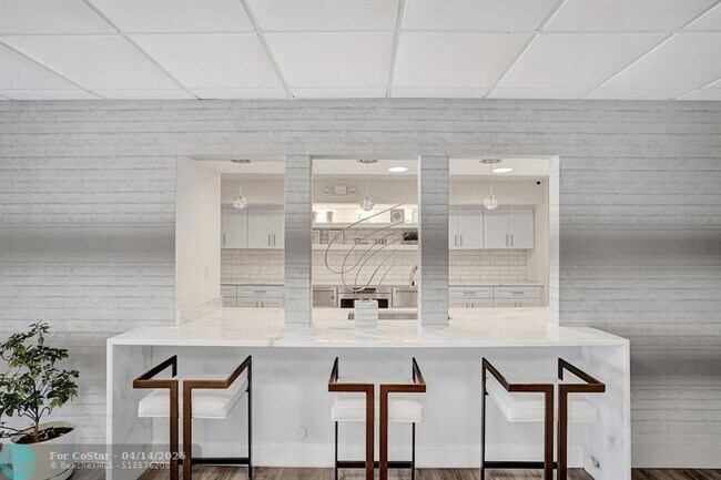 Building Photo - 3800 Galt Ocean Dr