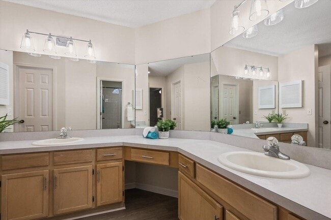 Building Photo - 3588 Wexford Ct