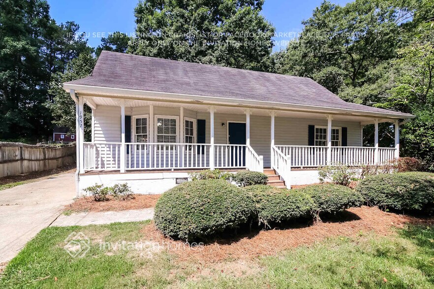 Building Photo - 1952 Red Rose Ln