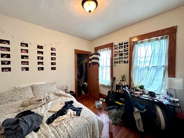 Building Photo - 30 Adams St