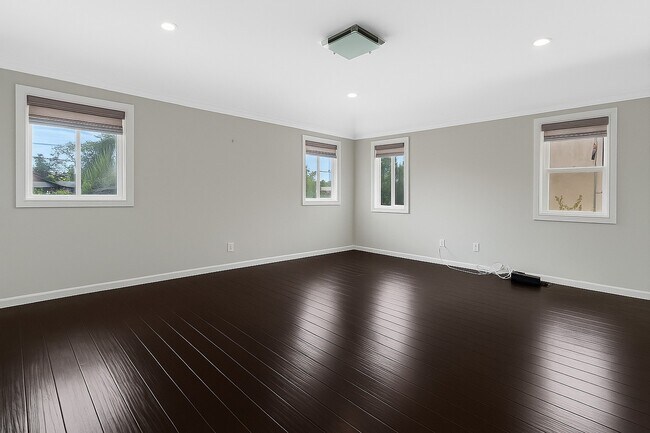 Primary bedroom - 7930 W 4th St