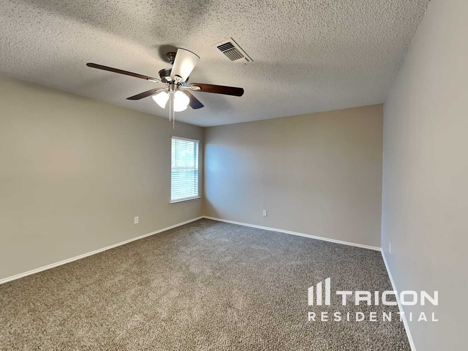 Building Photo - 404 Moss Hill Dr