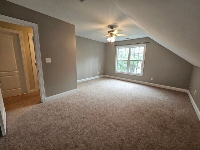 Building Photo - New Listing!!!!!