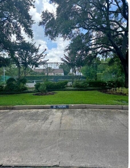 Building Photo - 10051 Westpark Dr