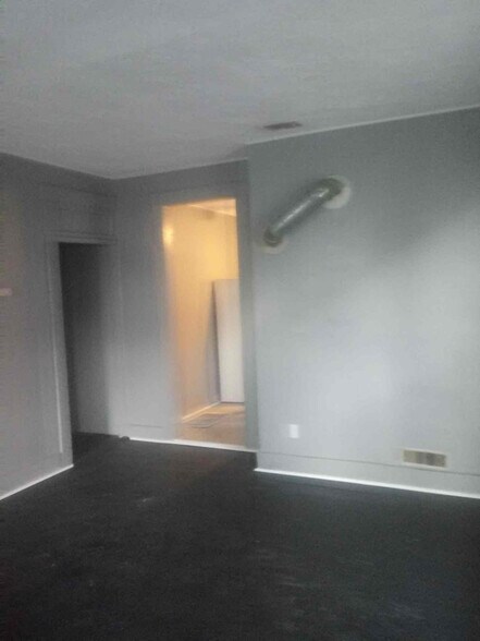 Building Photo - 415 N Race St