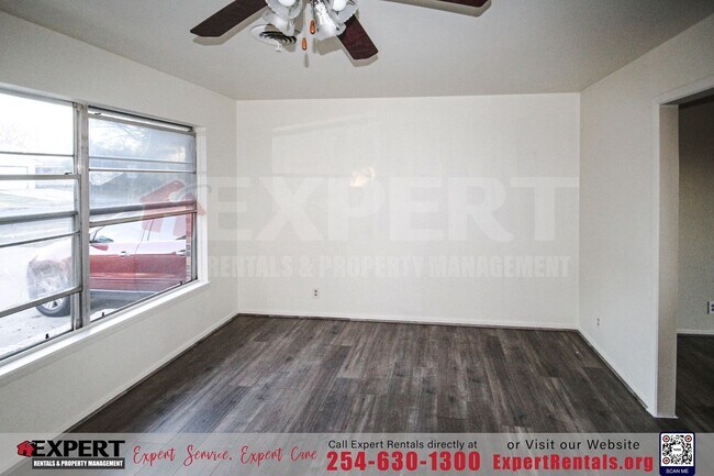 Building Photo - Charming 3-Bedroom Home