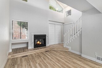 Building Photo - Spacious 1 Bed 1 Bath LOFT in the heart of Aurora Hills!