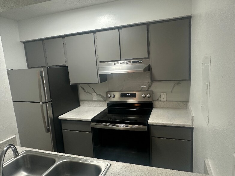 Primary Photo - 3740 Little Rd