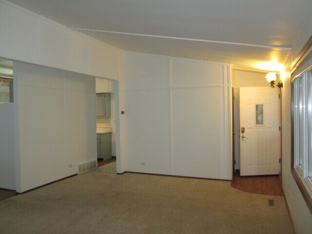 Building Photo - 324 6th St