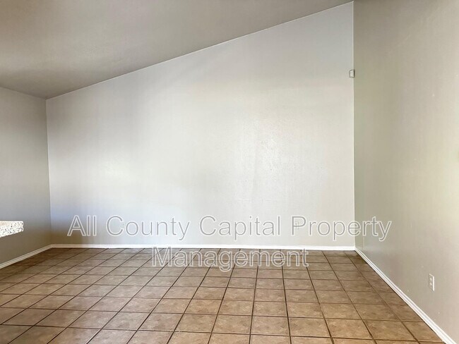 Building Photo - 1102 Hickory Grove Dr