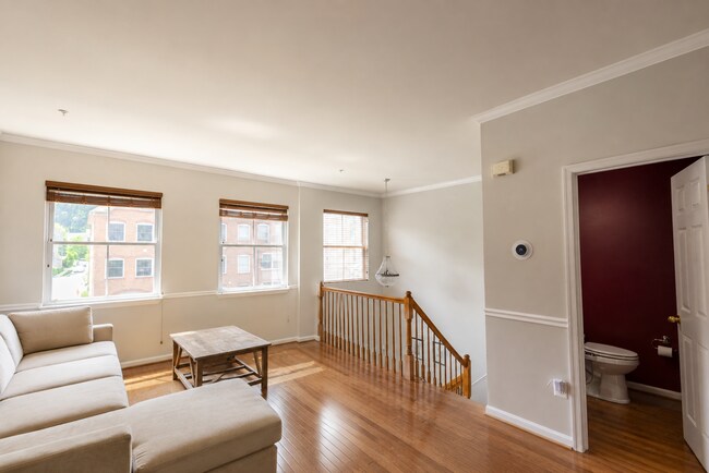 Building Photo - 2086 Clipper Park Rd