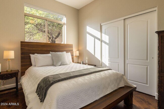 Building Photo - 3055 N Red Mountain