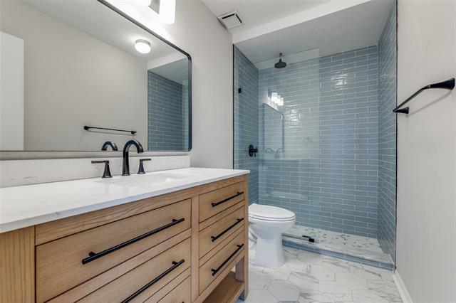 Building Photo - 5925 E University Blvd