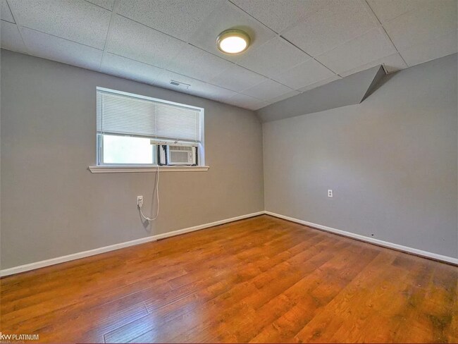 Bedroom - 171 Robertson St