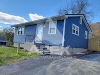 Building Photo - Renovated - 2 Bd 1 Ba Single Family home in North Knox close to downtown!