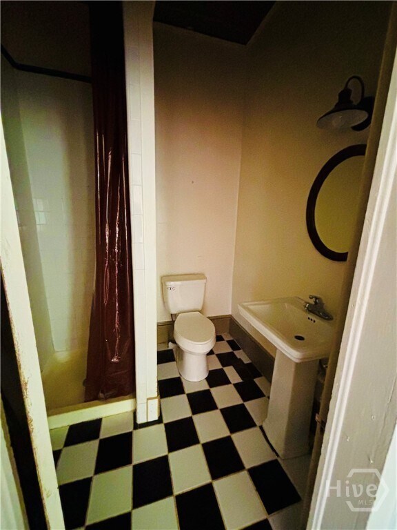 Building Photo - 75 Arch St