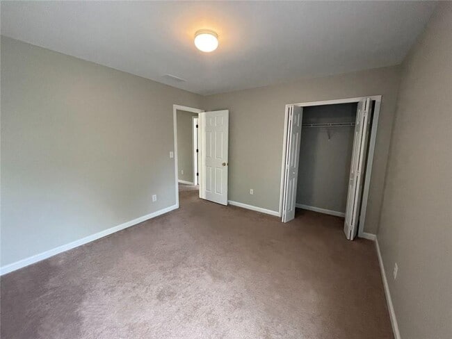 Building Photo - 807 Slope Creek Way