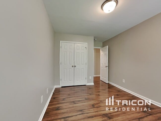 Building Photo - 3012 Brittany Dr