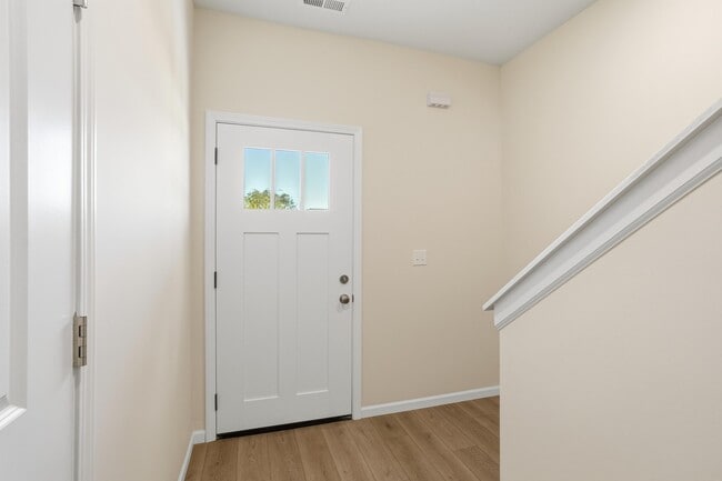 Building Photo - 5205 Silver Mill Dr