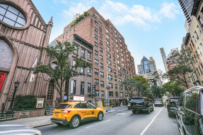 Building Photo - 220 E 60th St