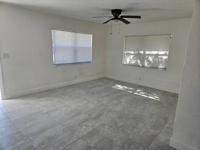 Building Photo - 1545 NW 8th Ave