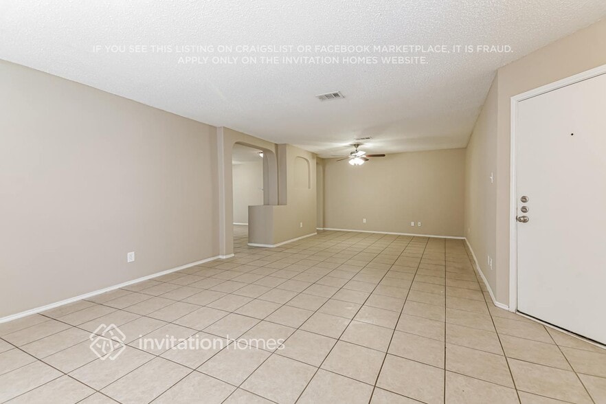 Building Photo - 2040 Cardinal Ln