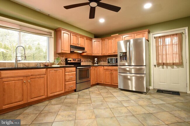 Building Photo - 111 Biscayne Ct