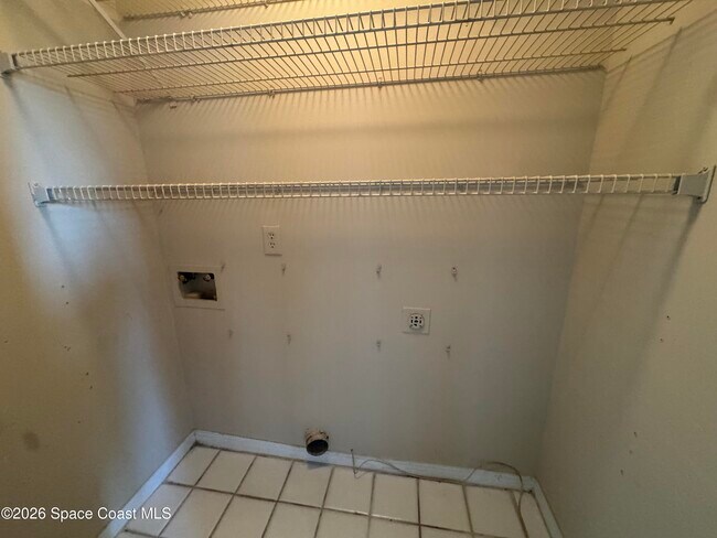 Building Photo - 7667 N Wickham Rd