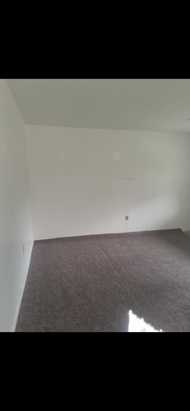 Building Photo - 2902 Larkspur Dr
