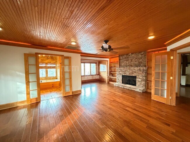 Building Photo - 835 Timber Lake Trail