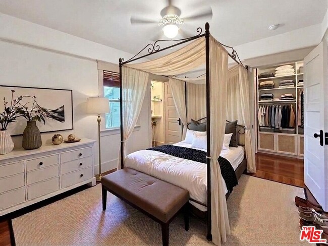 Building Photo - 1112 1/2 Echo Park Ave