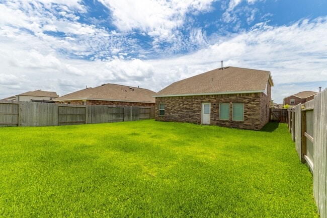 Building Photo - 1519 Twilight Grn Dr